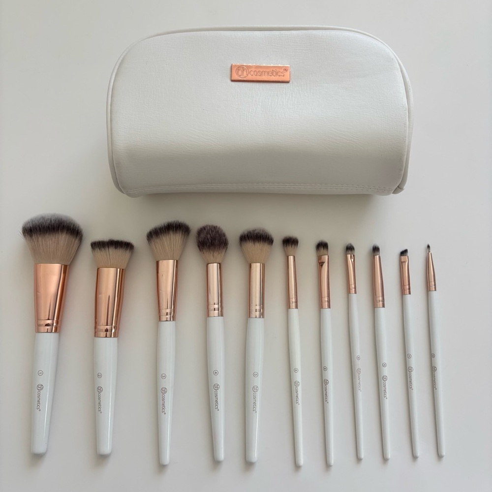 BH cosmetics makeup brush set with makeup bag